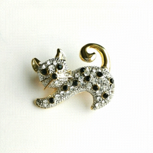 Crystal cat brooch pin in gold tone 🆕